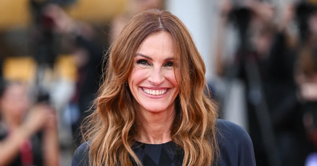 Julia Roberts' Elevated 'Balloon' Lounge Pants Style Is on Amazon