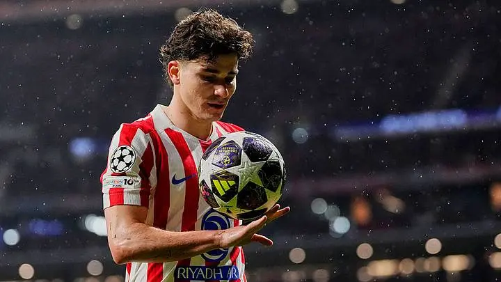 Julián Álvarez transfer: Barcelona end pursuit Julián Álvarez transfer: Barcelona end pursuit