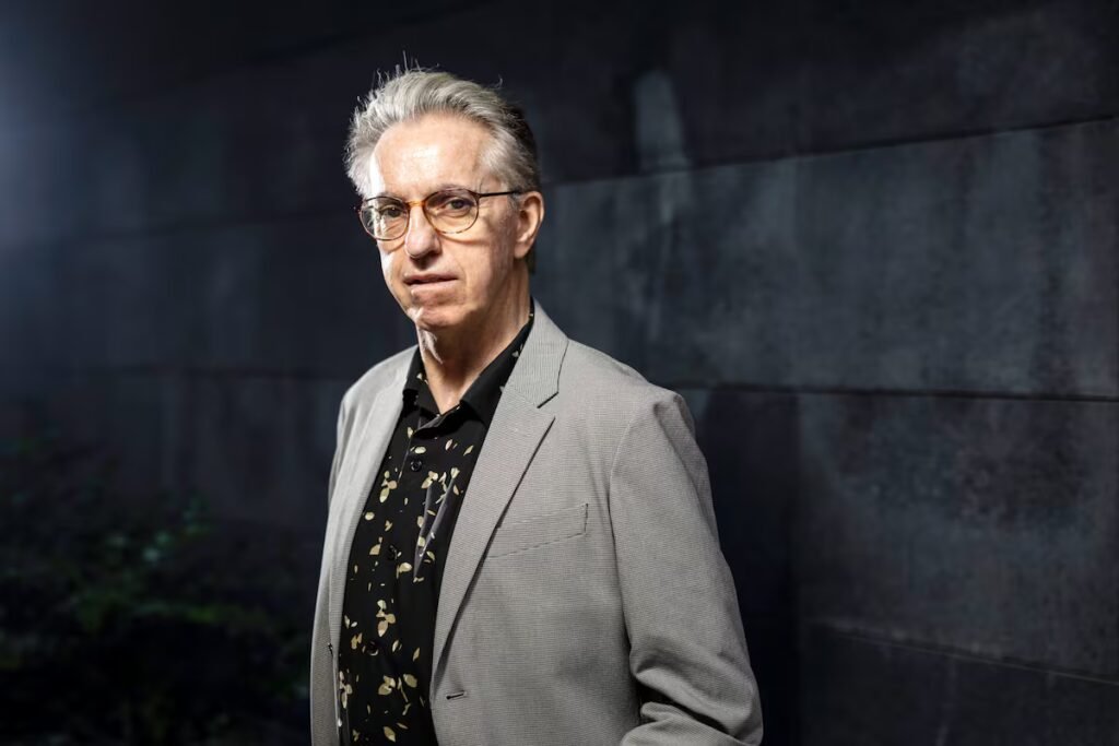 Julián Casanova, historian: ‘Goebbels needed to occupy countries to introduce propaganda. Elon Musk needs three minutes’ | Culture Julián Casanova, historian: ‘Goebbels needed to occupy countries to introduce propaganda. Elon Musk needs three minutes’ | Culture