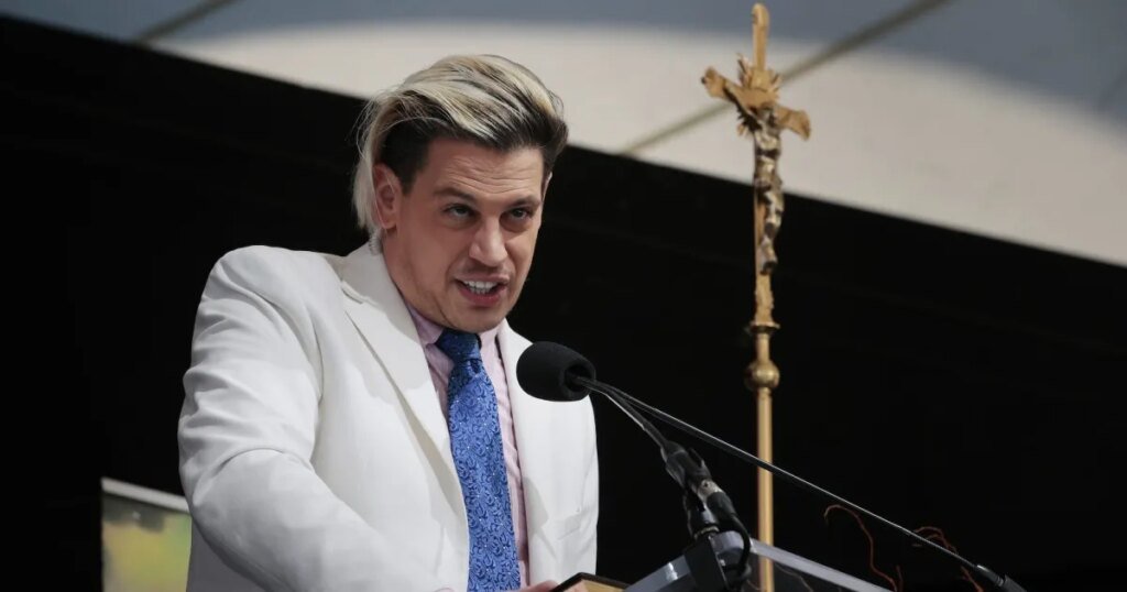 Kanye West Ally Milo Yiannopoulos Detained by ICE