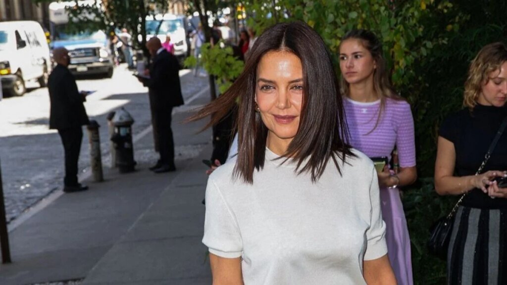 Katie Holmes And BF Take Romance To Next Level