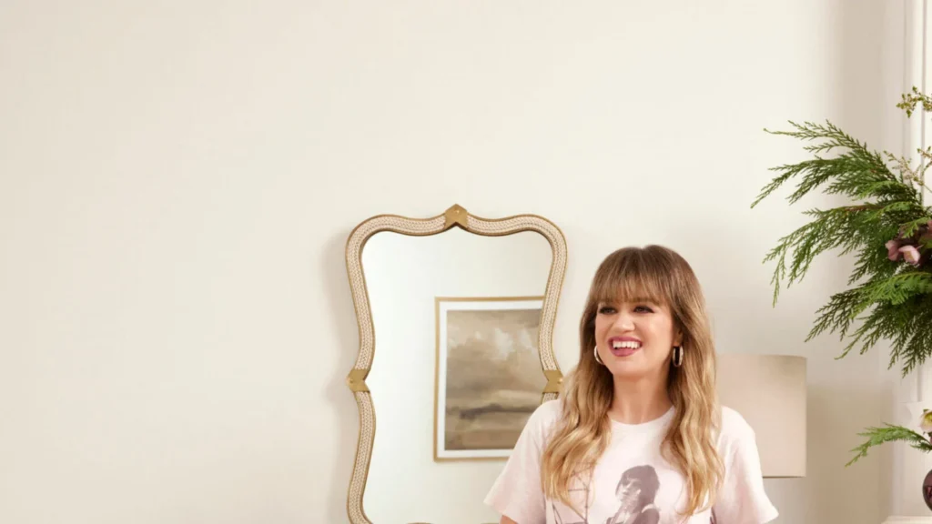 Kelly Clarkson Reflects On Personal Life As Talk Show Ends Kelly Clarkson Reflects On Personal Life As Talk Show Ends