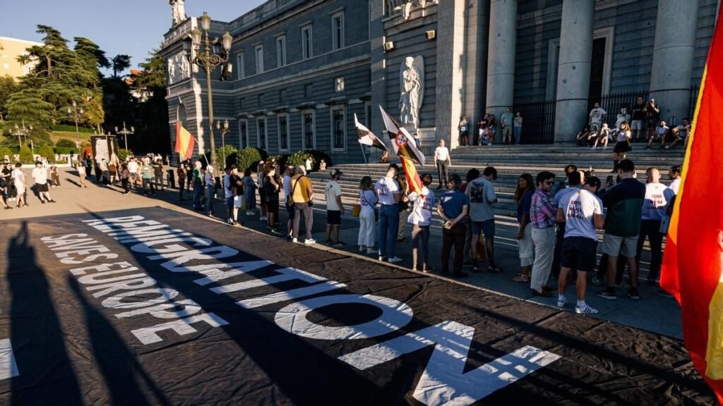 La extrema derecha de Save Europe Act fracasa también en Madrid y solo reúne a unas decenas de fieles