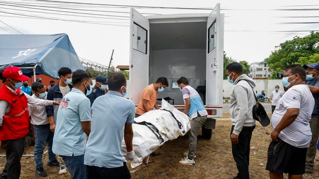 La violenta riada en Nepal deja al menos 919 muertos y 4.793 desaparecidos La violenta riada en Nepal deja al menos 919 muertos y 4.793 desaparecidos