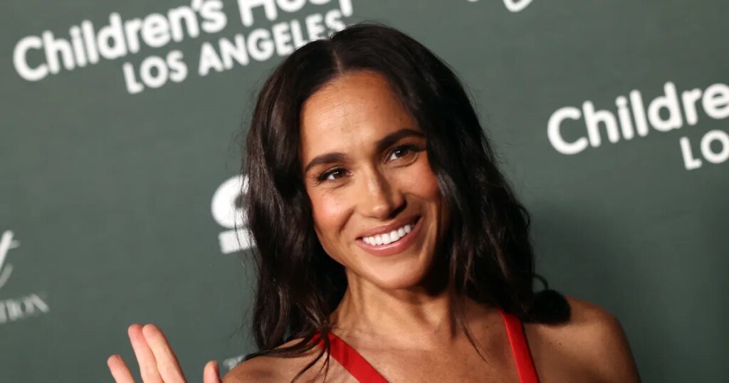 Meghan Markle’s Sleek Designer Clutch Style Is Also a Crossbody Meghan Markle's Sleek Designer Clutch Style Is Also a Crossbody