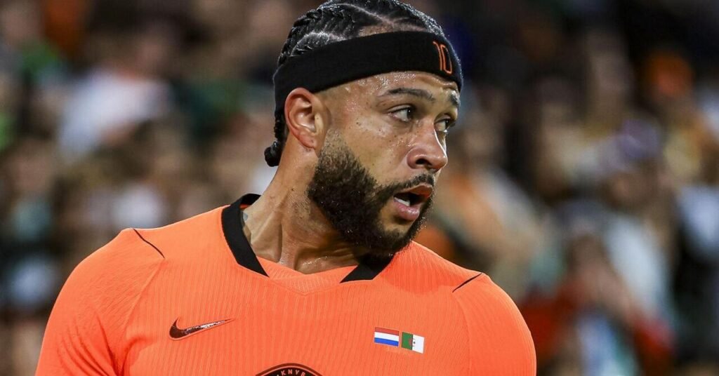 Memphis Depay agrees new Corinthians deal after writing off £2.9m Memphis Depay agrees new Corinthians deal after writing off £2.9m
