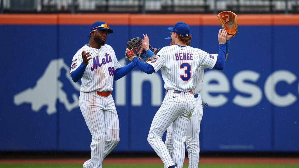 Mets winning with defense against aggressive Padres