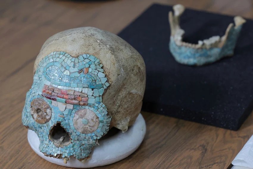 Mexico confirms turquoise-adorned skull is pre-Columbian treasure Mexico confirms turquoise-adorned skull is pre-Columbian treasure