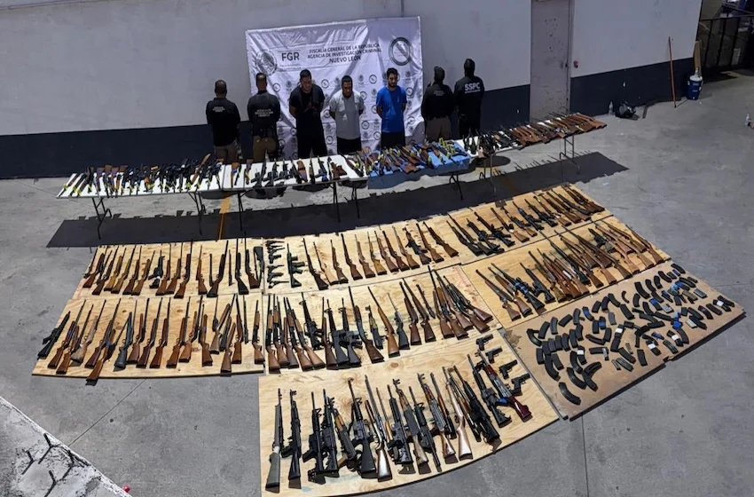 Mexico stops 2 tractor-trailers hauling hundreds of firearms Mexico stops 2 tractor-trailers hauling hundreds of firearms