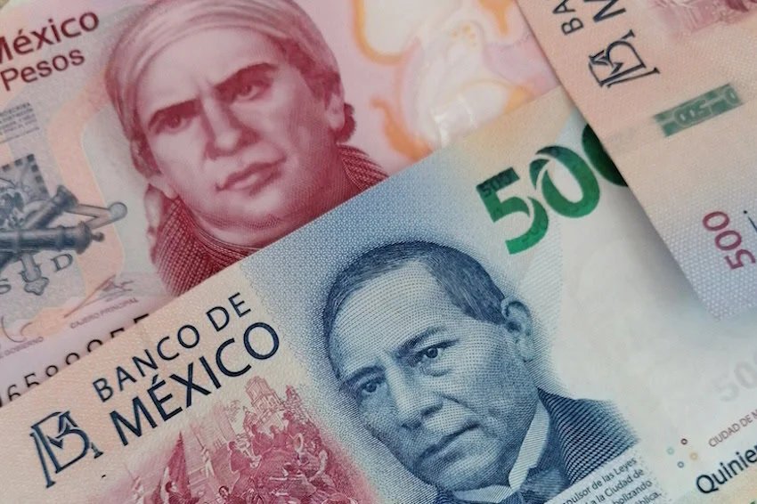 Mexico’s super peso returns, dipping under the 17 to the dollar Mexico's super peso returns, dipping under the 17 to the dollar