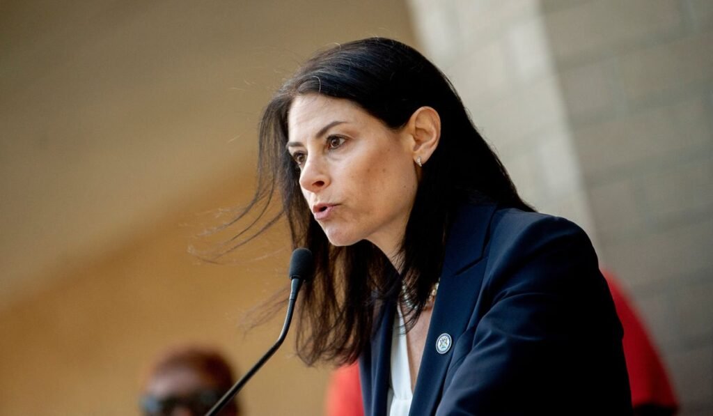 Michigan AG releases Flint water crisis report, says final accountability step her office can take Michigan AG releases Flint water crisis report, says final accountability step her office can take