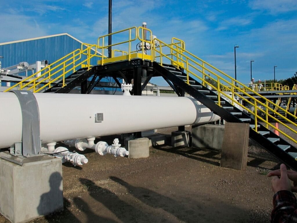 Michigan Supreme Court rejects permit for Enbridge oil pipeline under Great Lakes