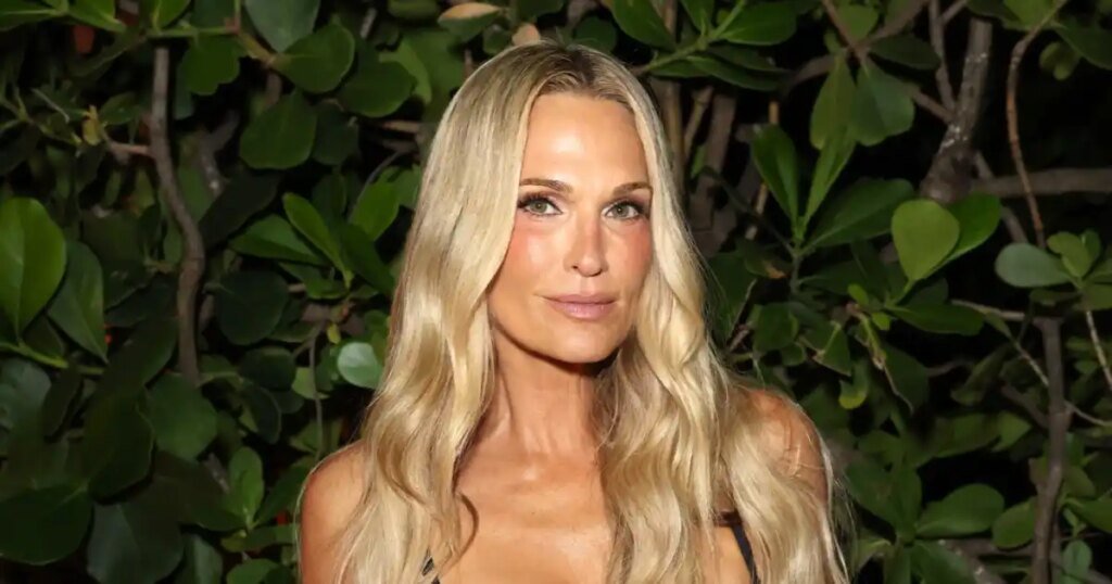 Molly Sims on How Her Relationship With Her Body Has Evolved Molly Sims on How Her Relationship With Her Body Has Evolved