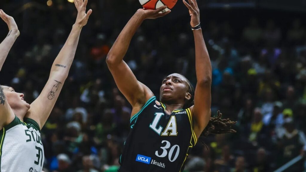 Nneka Ogwumike, Sparks roll past last-place Storm Nneka Ogwumike, Sparks roll past last-place Storm