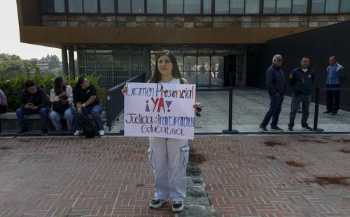 Nueva prueba divide a aspirantes; para algunos es otra oportunidad Nueva prueba divide a aspirantes; para algunos es otra oportunidad