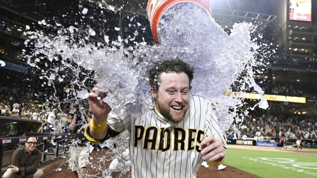 Padres look to capture series against visiting Giants Padres look to capture series against visiting Giants