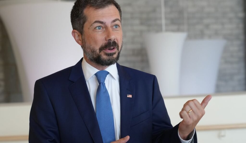 Pete Buttigieg returns to South Carolina as he weighs another White House run Pete Buttigieg returns to South Carolina as he weighs another White House run