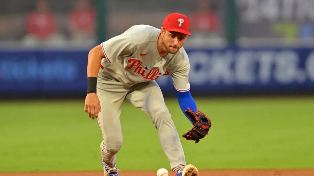 Phillies score 3 runs in 10th, hold off Angels Phillies score 3 runs in 10th, hold off Angels