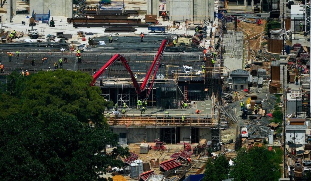 Preservation group urges Supreme Court to suspend Trump’s White House ballroom project