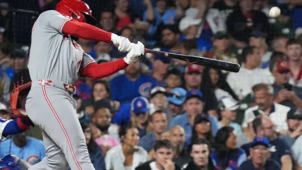 Reds blast 4 homers in victory over Cubs Reds blast 4 homers in victory over Cubs