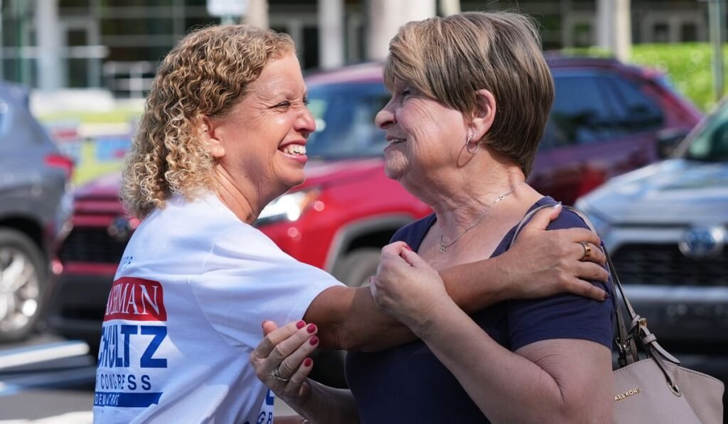 Reps. Wasserman Schultz and Moskowitz fend off rivals in Florida Democratic primaries