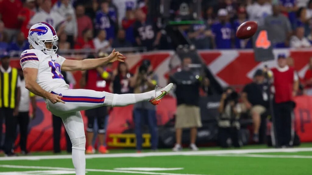 Roundup: NFL teams begin roster cuts before Sunday deadline