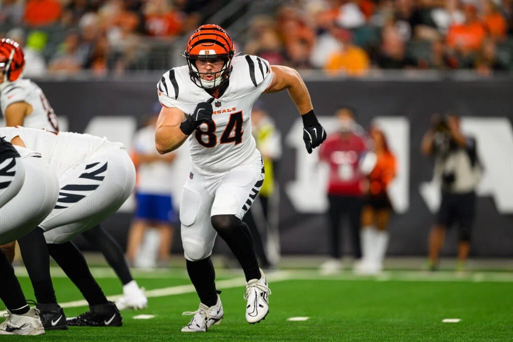 San Francisco 49ers waive Canadian tight end Tanner McLachlan with injury San Francisco 49ers waive Canadian tight end Tanner McLachlan with injury