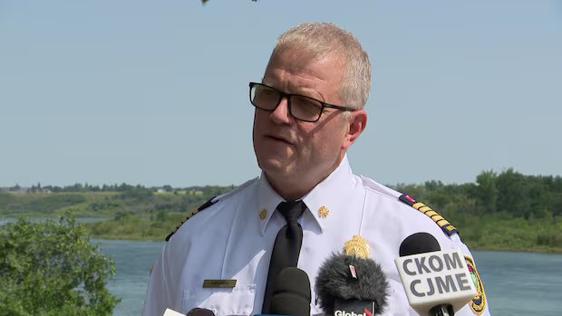 Saskatoon fire crews searching river after reports of missing person, dog Saskatoon fire crews searching river after reports of missing person, dog
