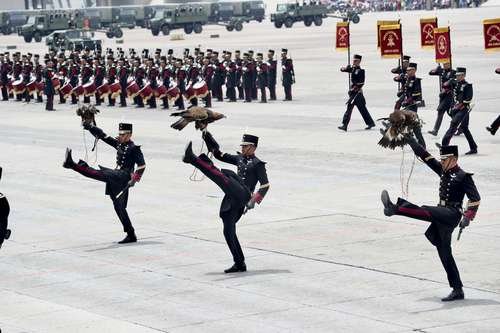 Se gradúan 224 mujeres y mil 79 hombres del Heroico Colegio Militar Se gradúan 224 mujeres y mil 79 hombres del Heroico Colegio Militar