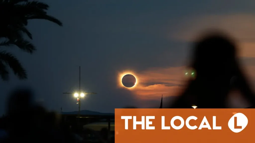 Solar eclipse plunges large swathe of Spain into total darkness Solar eclipse plunges large swathe of Spain into total darkness