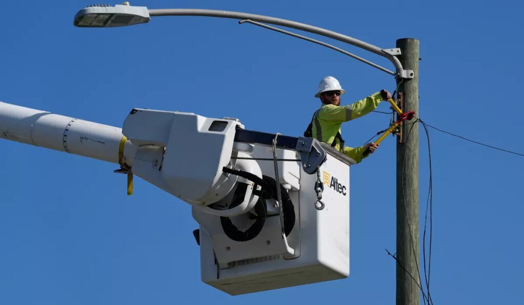 Some homes and businesses in Gary, Indiana, still without power 13 days after storms Some homes and businesses in Gary, Indiana, still without power 13 days after storms
