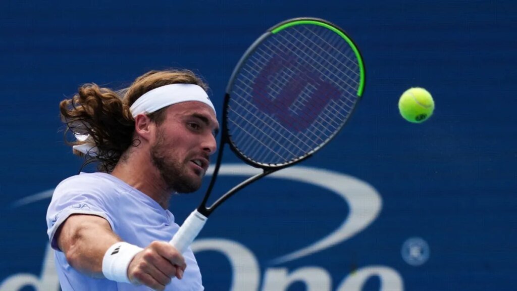 Stefanos Tsitsipas, lucky losers get off to fine start in Winston-Salem