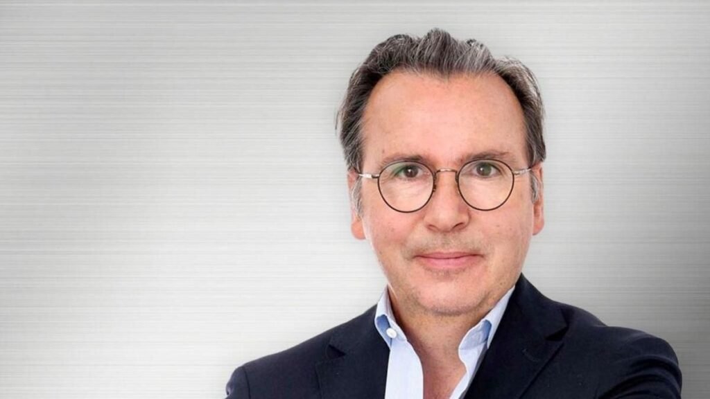 Stellantis se refuerza en Europa con un fichaje de Renault y nuevos nombramientos Stellantis se refuerza en Europa con un fichaje de Renault y nuevos nombramientos