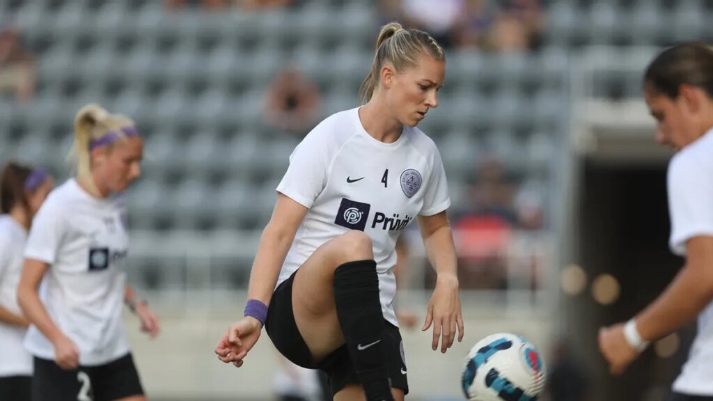 Summit sign former Liverpool D Gemma Bonner Summit sign former Liverpool D Gemma Bonner