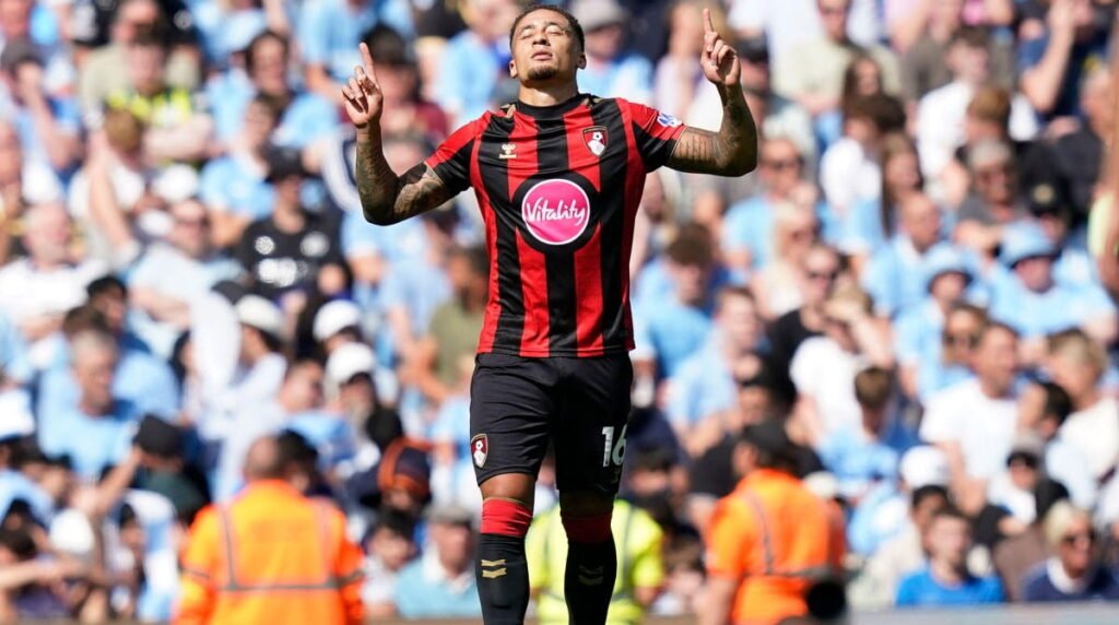 Tavernier gives Bournemouth lead at Manchester City
