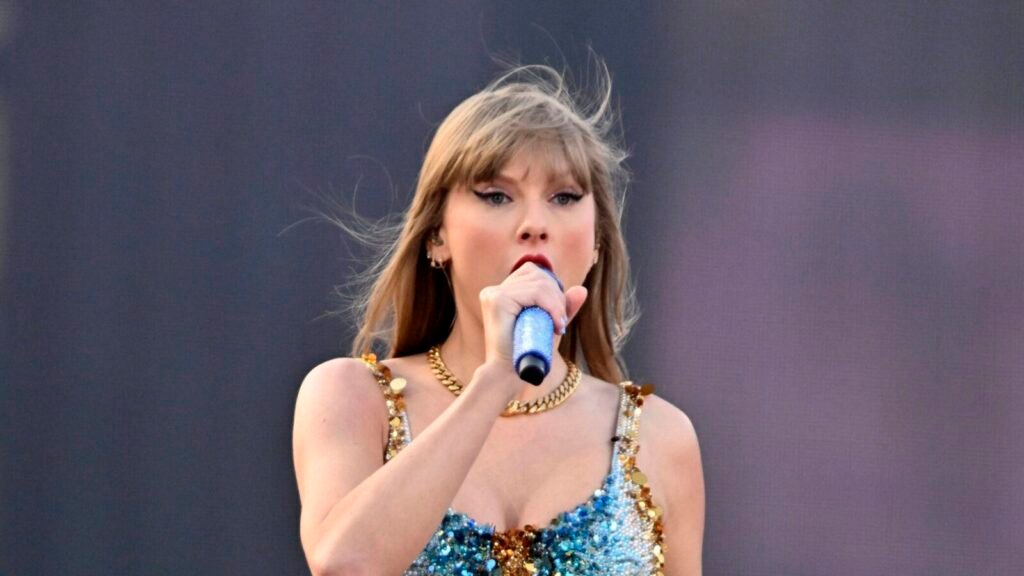Taylor Swift Donates $50K To Hero Mom Struck By Car Taylor Swift Donates $50K To Hero Mom Struck By Car