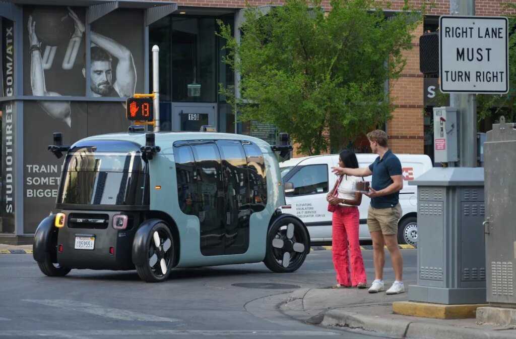 TechCrunch Mobility: Two roads diverged — for robotaxis TechCrunch Mobility: Two roads diverged — for robotaxis