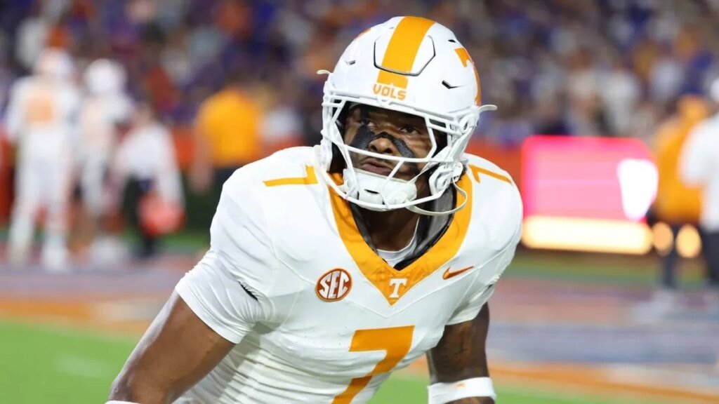 Tennessee LB Arion Carter's suspension reduced to 1 game