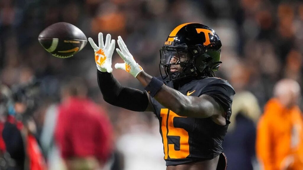 Tennessee S Edrees Farooq (knee) ruled out for season Tennessee S Edrees Farooq (knee) ruled out for season