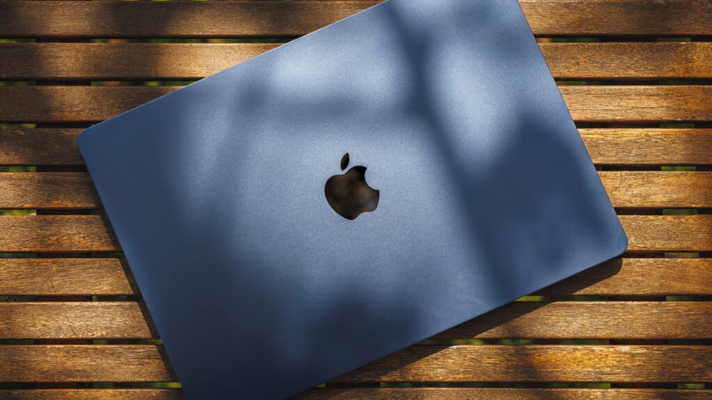 Things To Know Before Using Your MacBook Outside Things To Know Before Using Your MacBook Outside