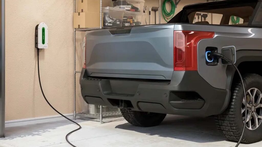 This EV charger auto adjusts output based on available electricity