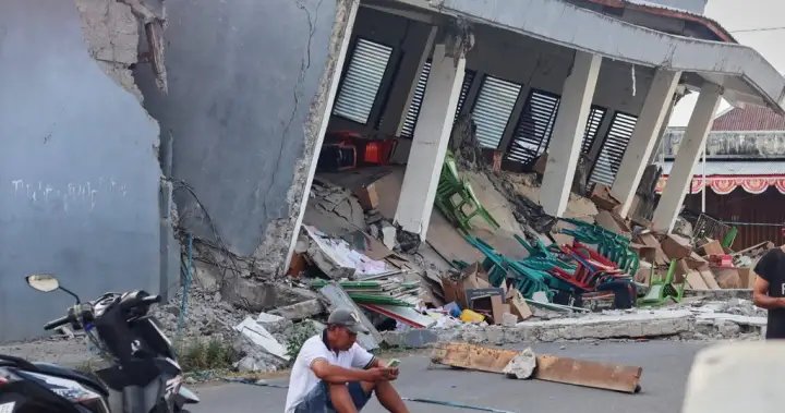 Thousands awaiting aid in Indonesia after earthquake kills 68 – National Thousands awaiting aid in Indonesia after earthquake kills 68 - National