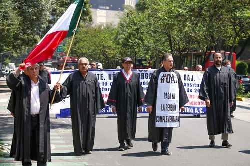 Togados retirados exigen pago de indemnizaciones Togados retirados exigen pago de indemnizaciones