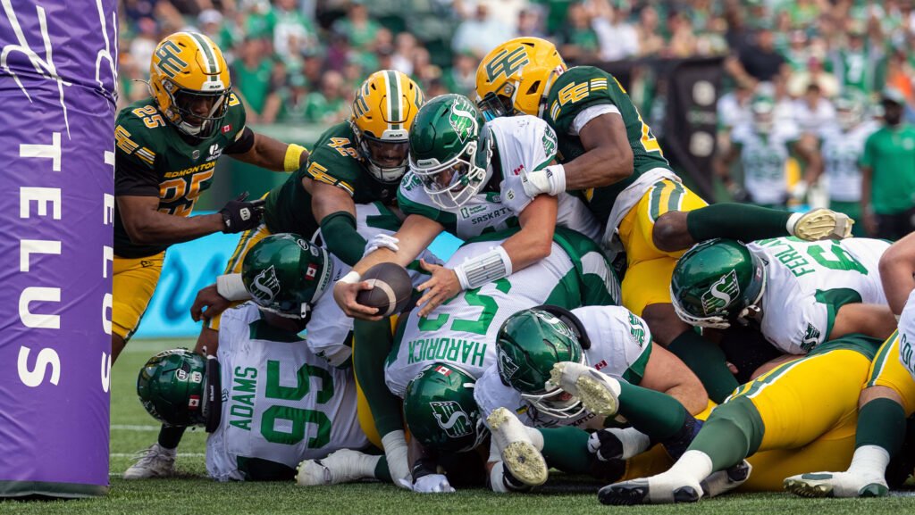 Tommy Stevens scores three touchdowns as Riders hold off Elks Tommy Stevens scores three touchdowns as Riders hold off Elks