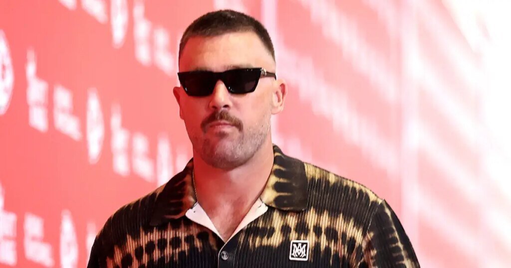 Travis Kelce Flashes Wedding Band at 1st Preseason Chiefs Game Travis Kelce Flashes Wedding Band at 1st Preseason Chiefs Game