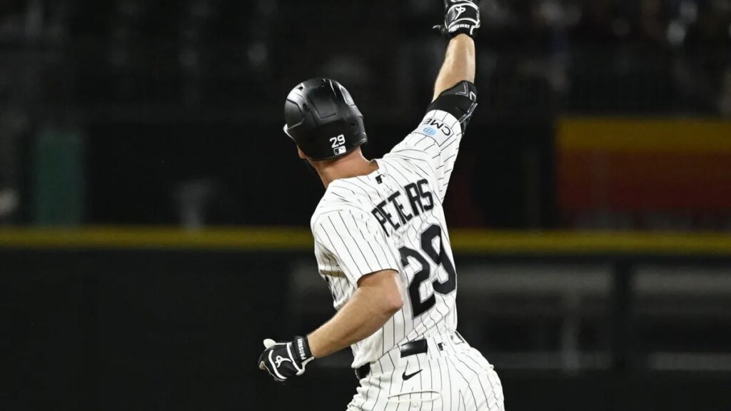 Tristan Peters' HR streak powers White Sox into series at Twins