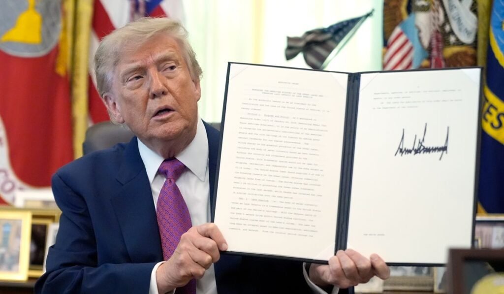 Trump signs order renaming Lake Ontario as Lake America Trump signs order renaming Lake Ontario as Lake America