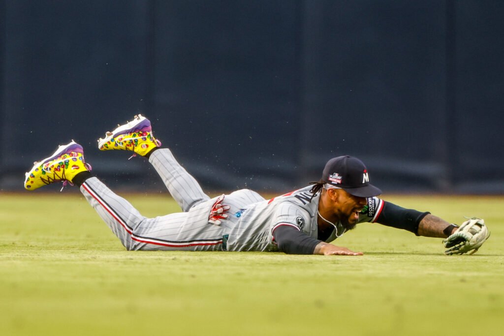 Twins Place Byron Buxton On 10-Day IL With Hip Impingement Twins Place Byron Buxton On 10-Day IL With Hip Impingement