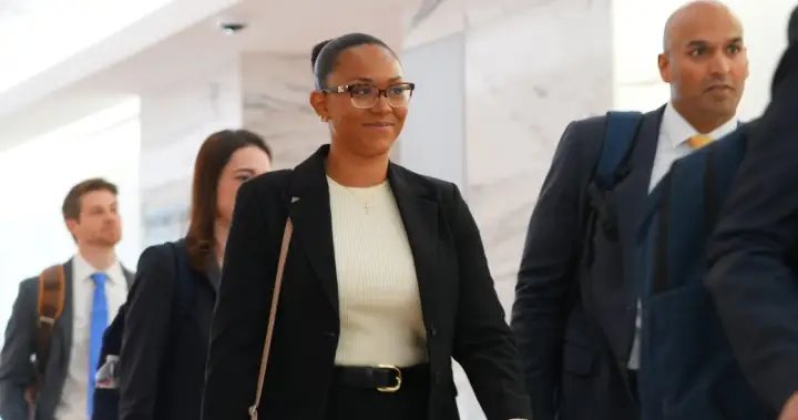 U.S. couple confront surrogate in escalating court battle over sick newborn – National U.S. couple confront surrogate in escalating court battle over sick newborn - National
