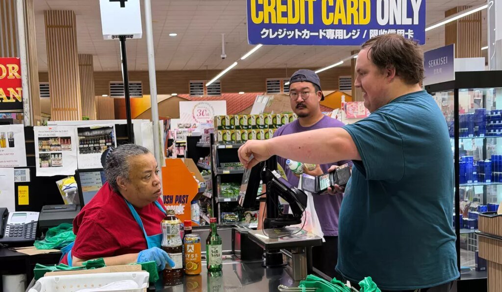 U.S. economy expands at sluggish 1.5% pace in second quarter, but consumer spending stayed strong U.S. economy expands at sluggish 1.5% pace in second quarter, but consumer spending stayed strong